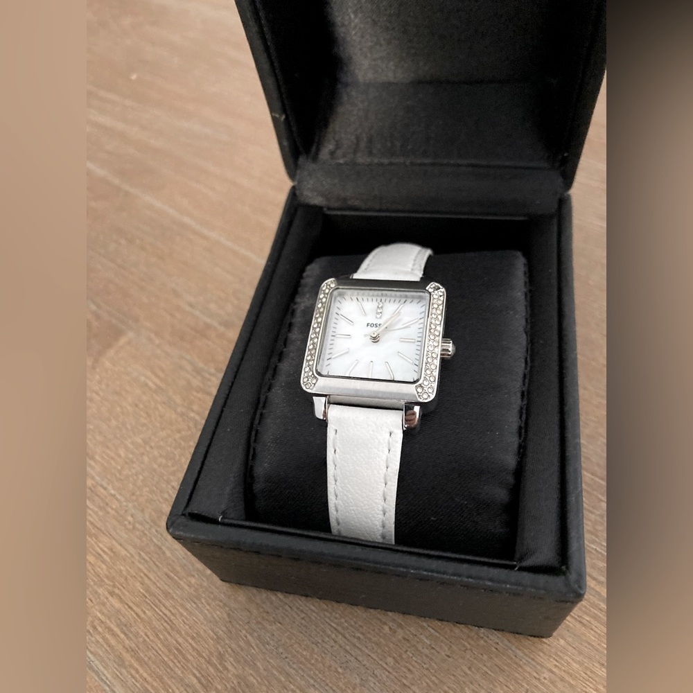 Fossil watch women’s white leather and inlaid stones